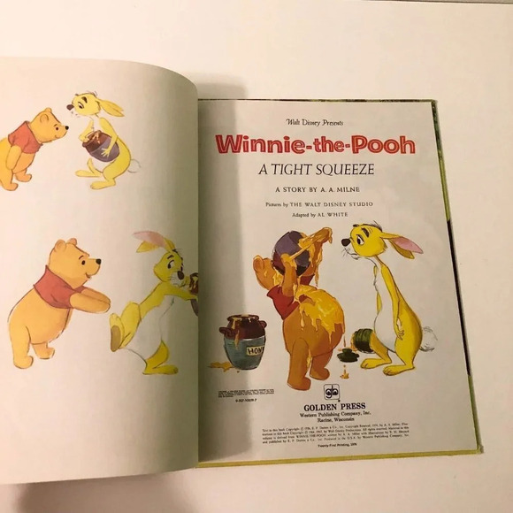 Vintage 1976 Walt Disneys Winnie The Pooh A Tight Squeeze  Golden Book - Picture 7 of 14